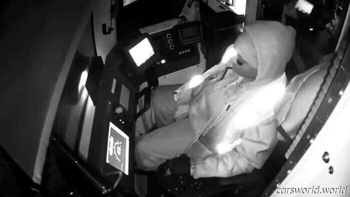 Смотрите, как поезд в Сан‑Франциско вылетел из туннеля на скорости 50 миль в час, когда, по сообщениям, водитель задремал | Carscoops